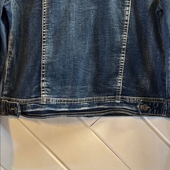 FEMME FATALE Pearl Embroidered Denim Jacket - Picture 13 of 16